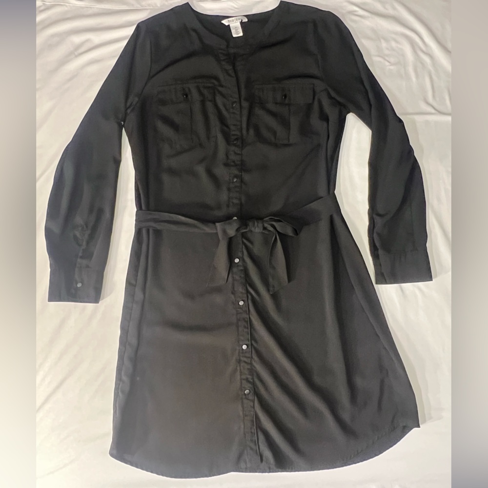 White House Black Market (WHBM) button-down T-shirt dress. Great piece.